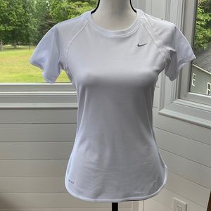 Women’s🤍Nike Dri Fit T-shirt